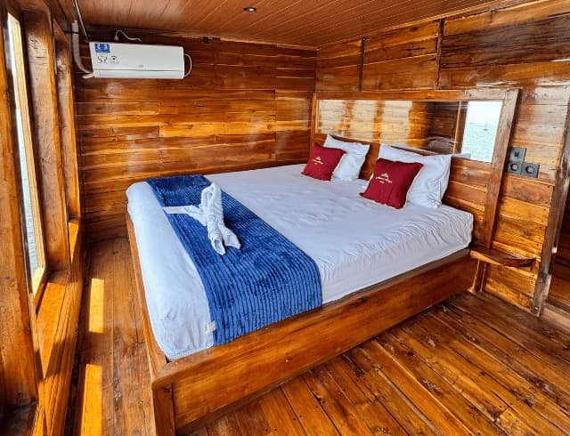 Deluxe cabin